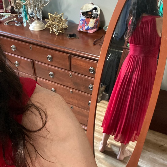 Size 4 red party dress - Picture 2 of 4
